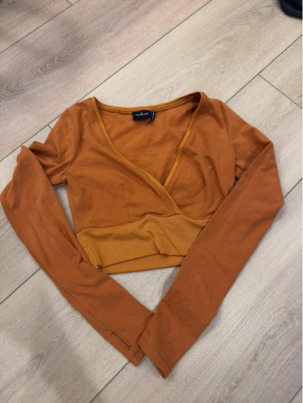Urban Outfitters Women’s Long Sleeve Wrap Crop Top Size Small Rust Orange